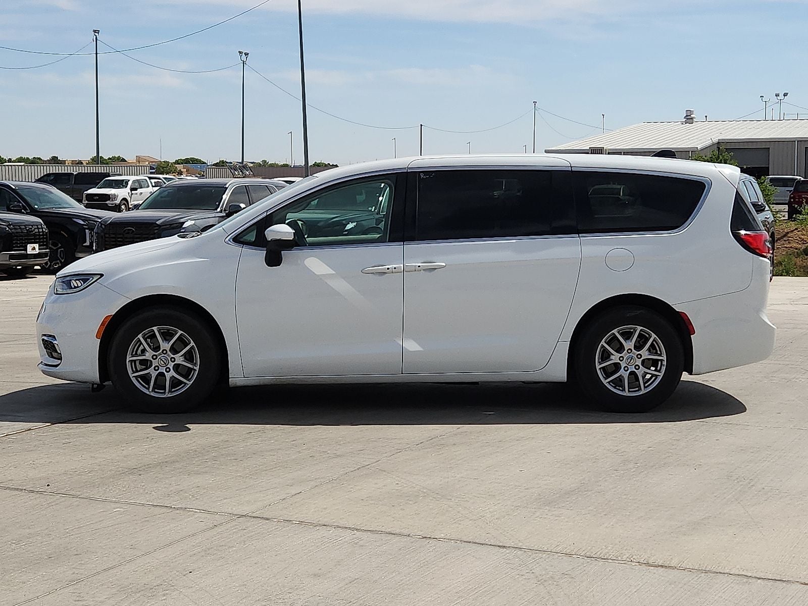 2023 Chrysler Pacifica Touring L