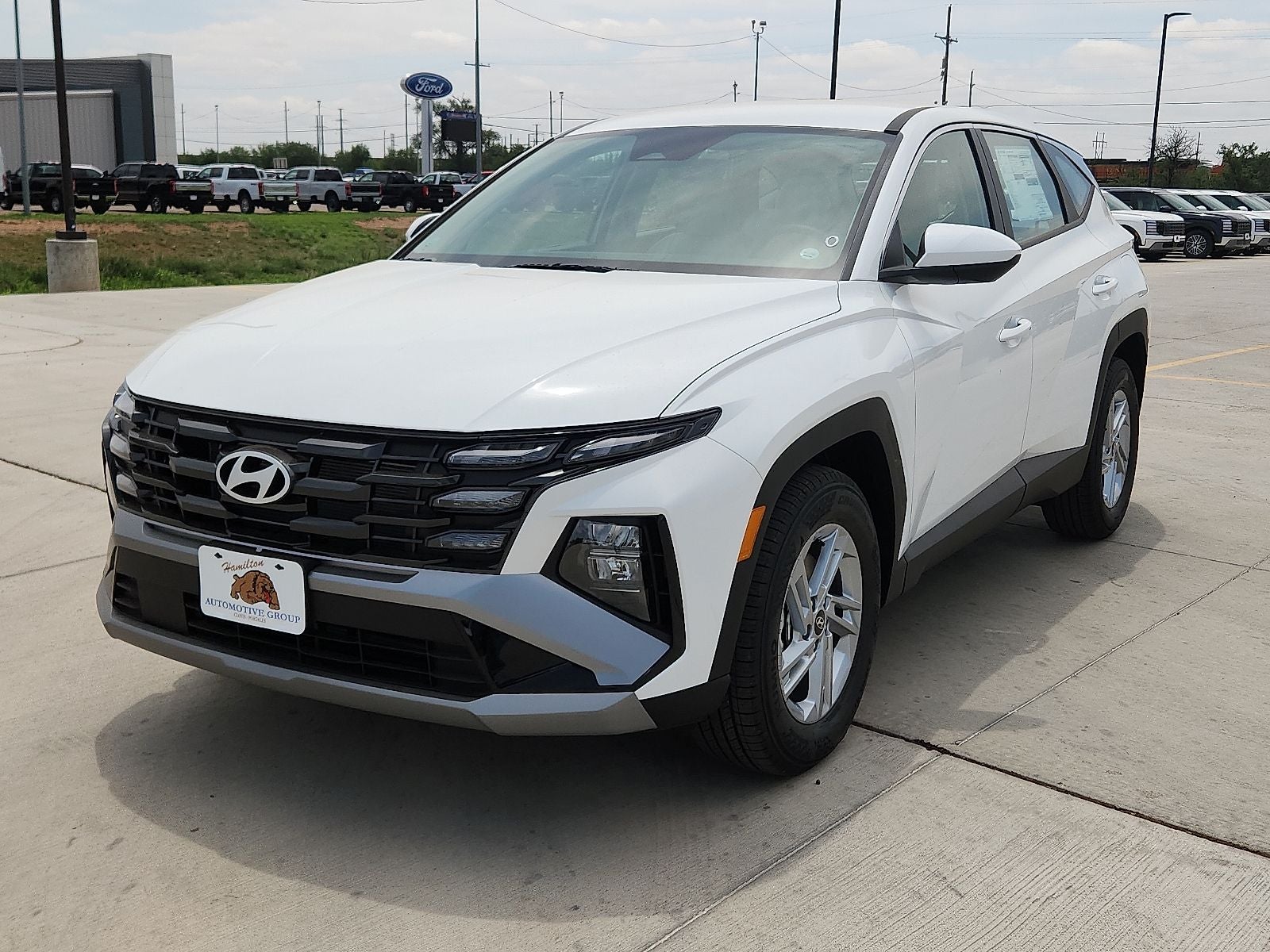 2026 Hyundai TUCSON SE