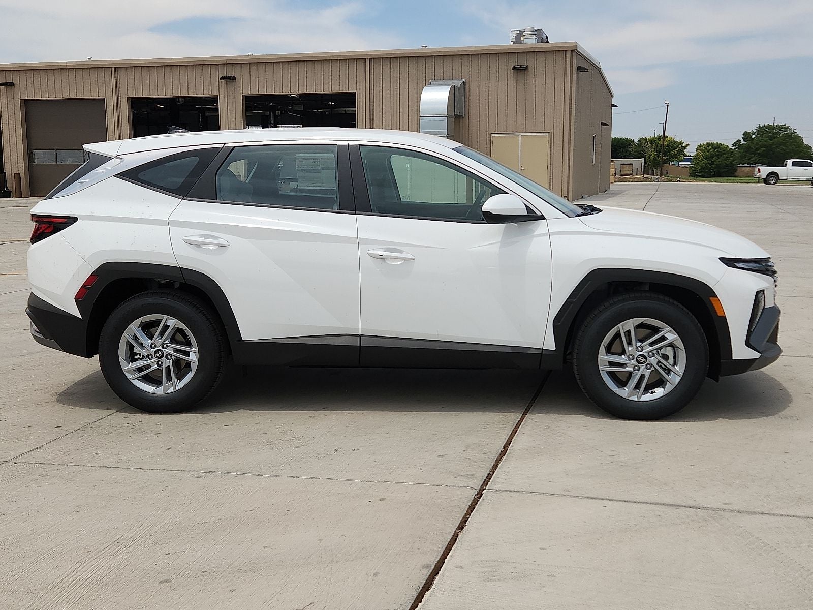2026 Hyundai TUCSON SE