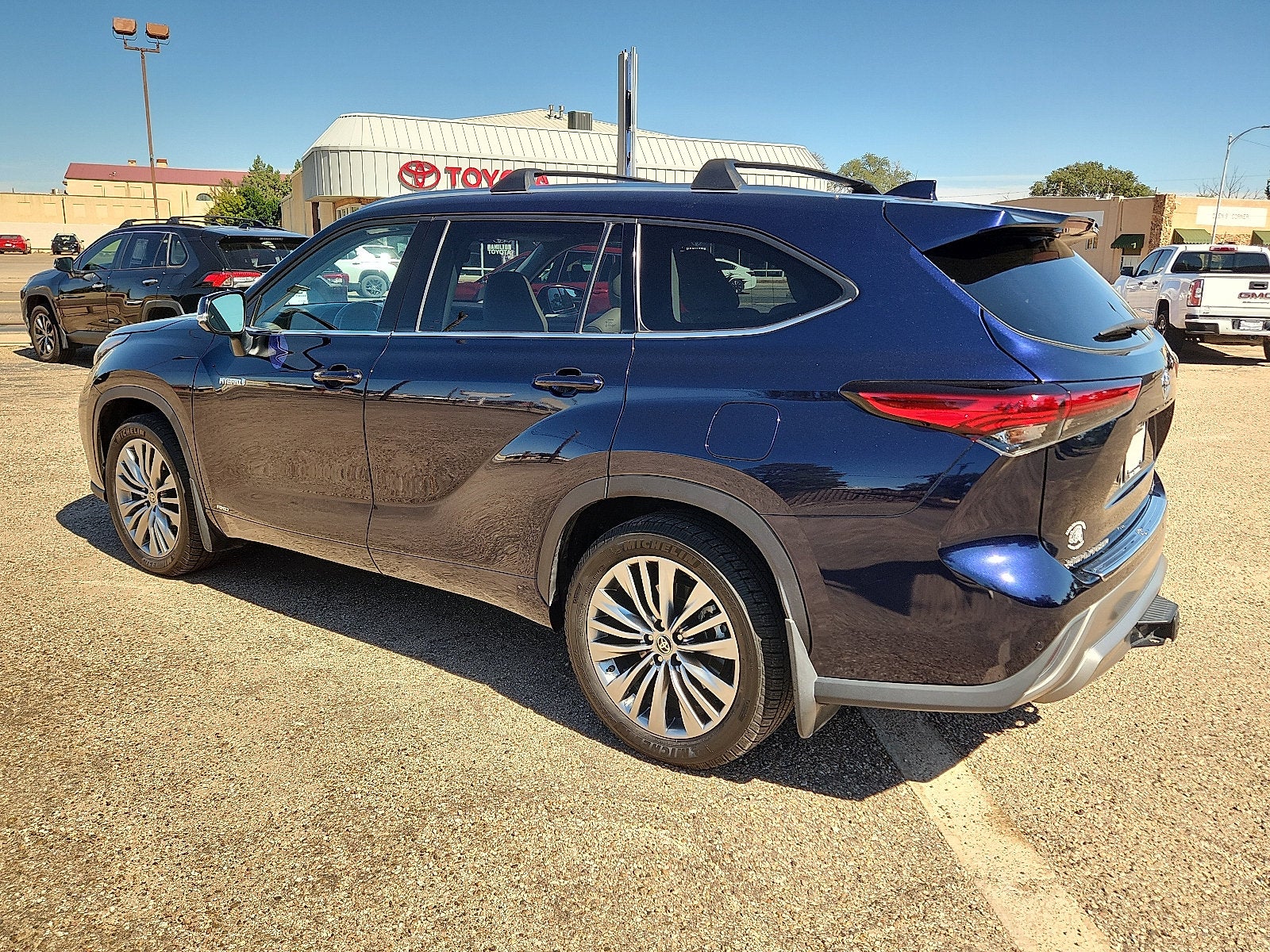 2021 Toyota Highlander Hybrid Platinum