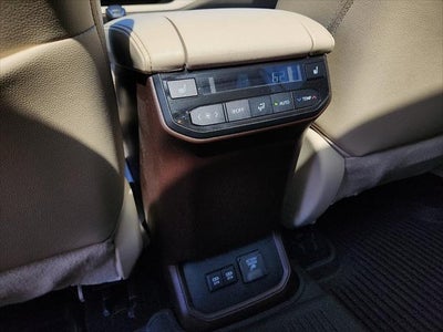 2021 Toyota Highlander Hybrid Platinum