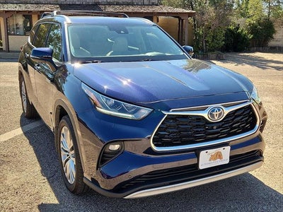 2021 Toyota Highlander Hybrid Platinum