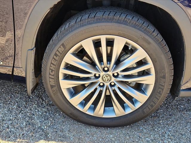 2021 Toyota Highlander Hybrid Platinum