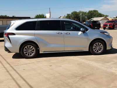 2021 Toyota Sienna LE 8 Passenger