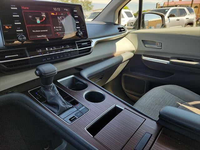 2021 Toyota Sienna LE 8 Passenger