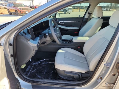 2025 Hyundai SONATA SE