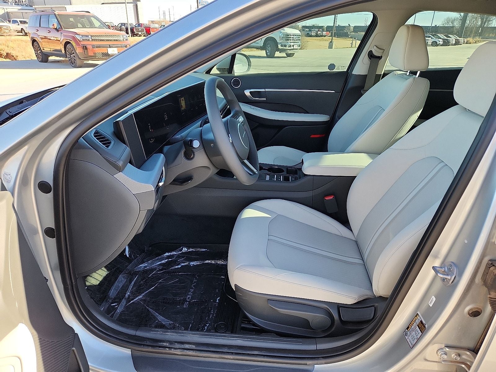 2025 Hyundai SONATA SE