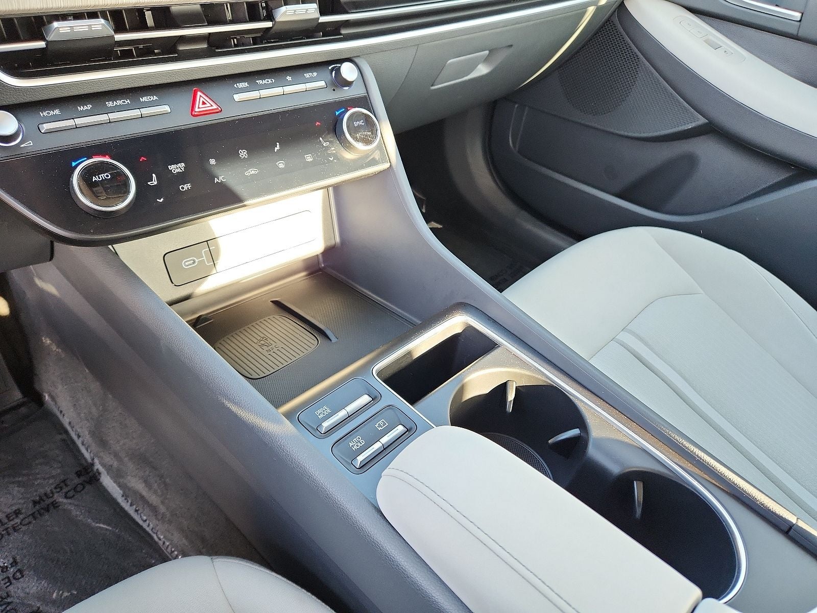2024 Hyundai SONATA HYBRID SEL