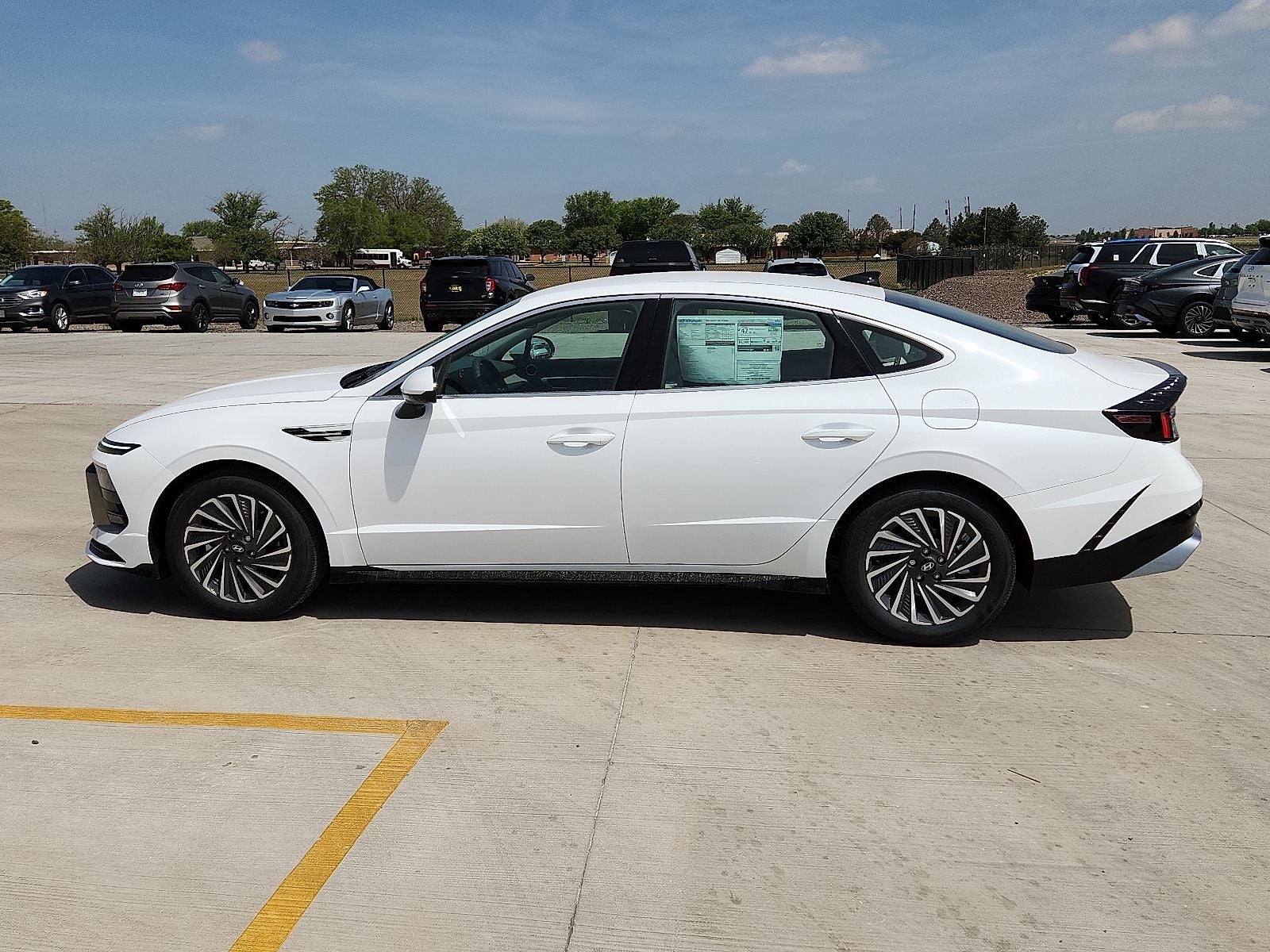 2025 Hyundai SONATA HYBRID SEL