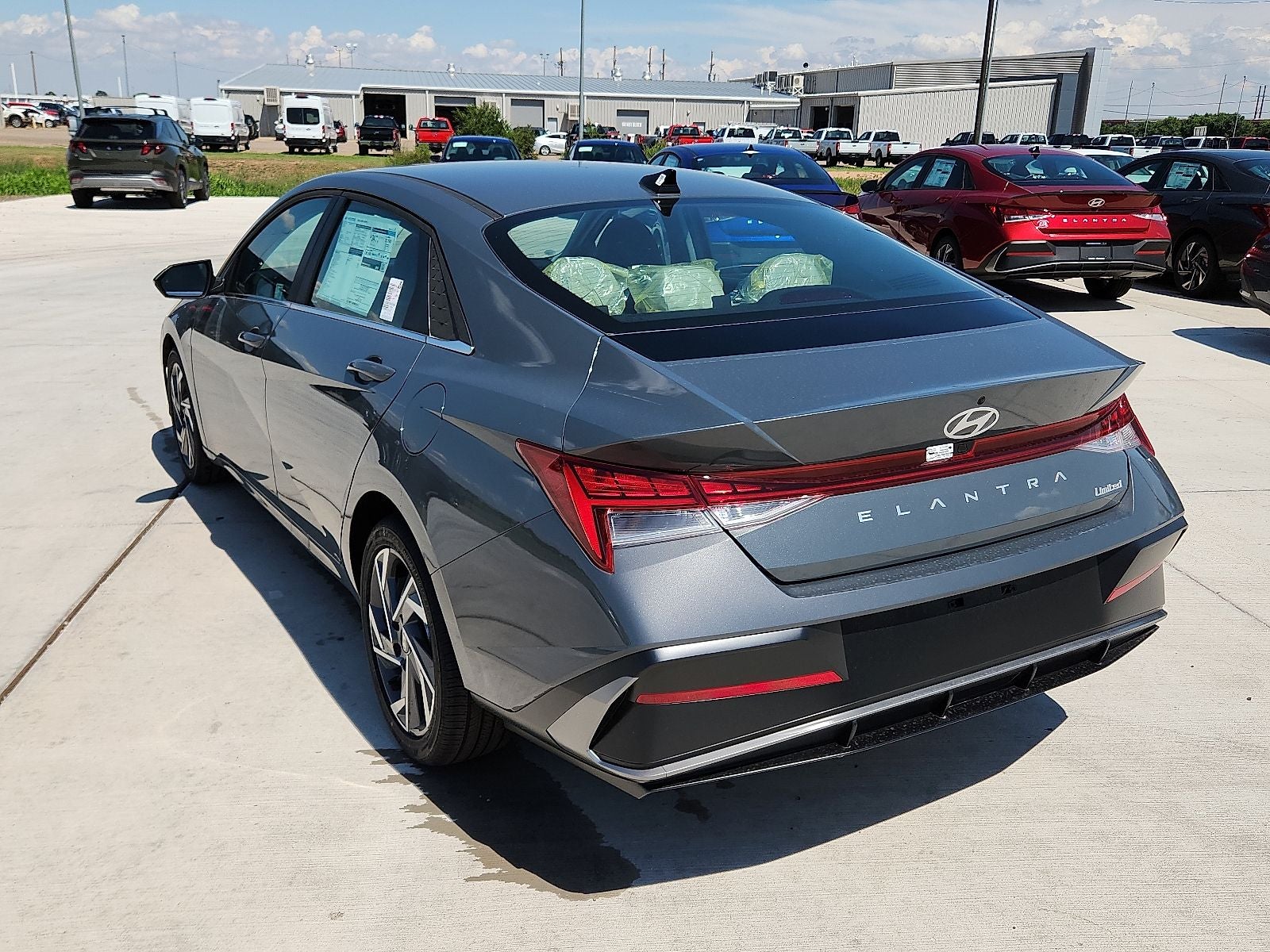 2025 Hyundai ELANTRA Limited
