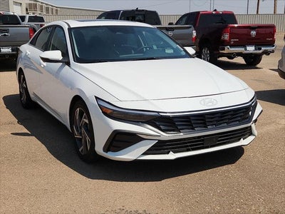 2025 Hyundai ELANTRA Limited