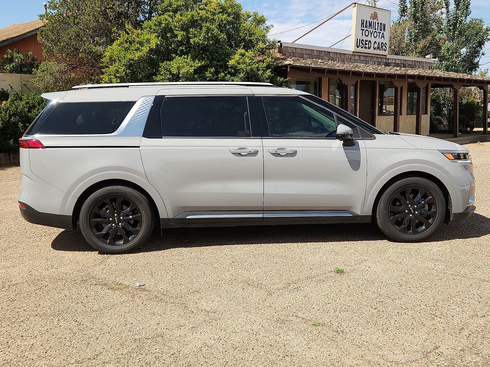 2024 Kia Carnival SX